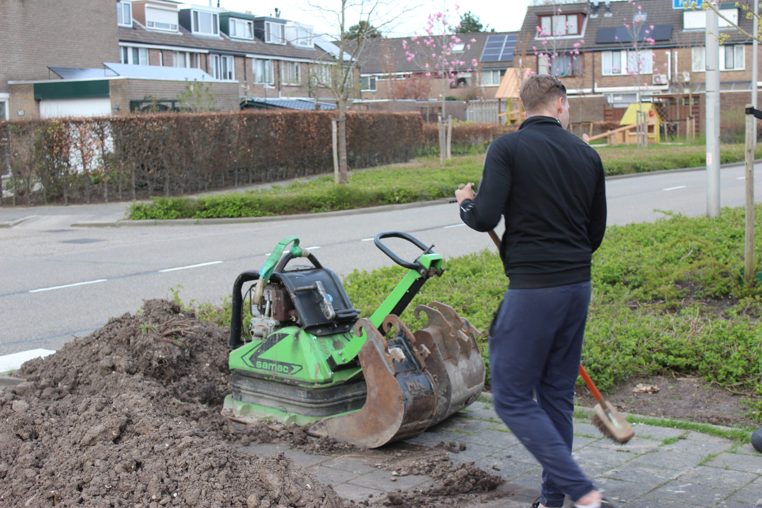 Waarom een trilplaat huren?